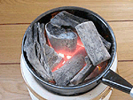 木炭に着火します。