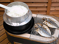 炊きたてご飯と焼き魚